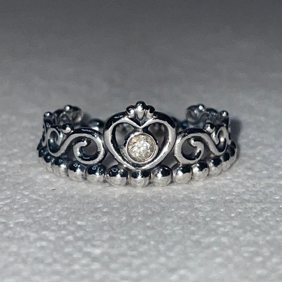 Pandora Princess Tiara Ring - Picture 7 of 9